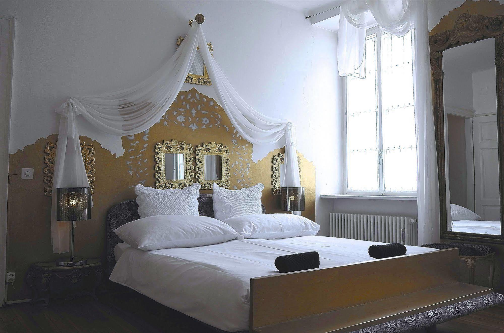 Caffe Dell'Arte Boutique Rooms Локарно Экстерьер фото